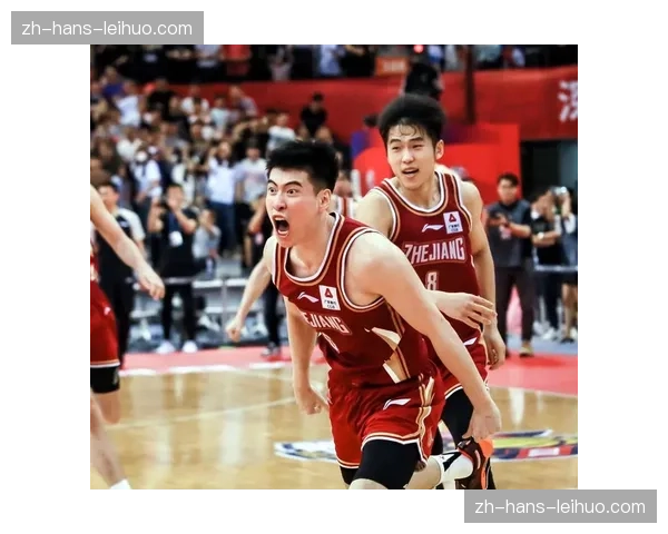 浙江稠州金租对阵辽宁本钢:程帅澎一记三分球让比赛回暖的节点